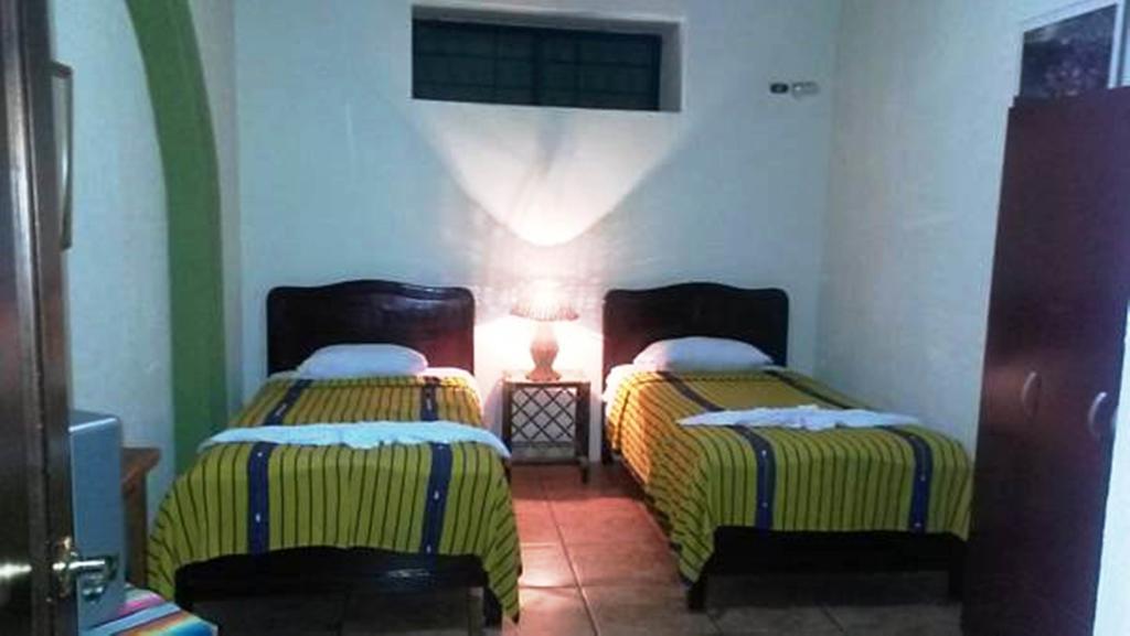 Hostal Casa Dona Mercedes Quetzaltenango Habitación foto